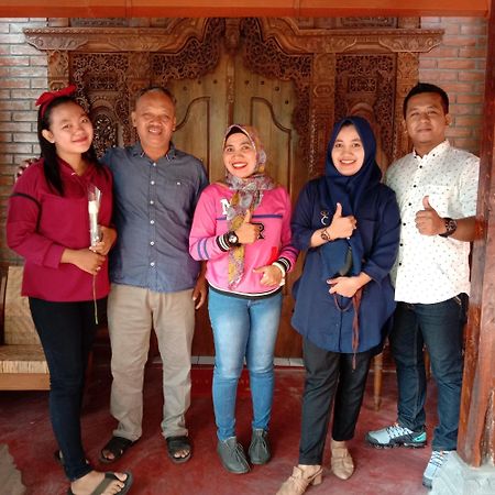 Rumah Ukhi Guest House Cebongan ภายนอก รูปภาพ