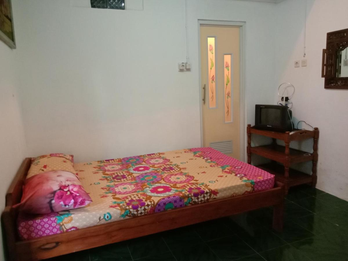 Rumah Ukhi Guest House Cebongan ภายนอก รูปภาพ