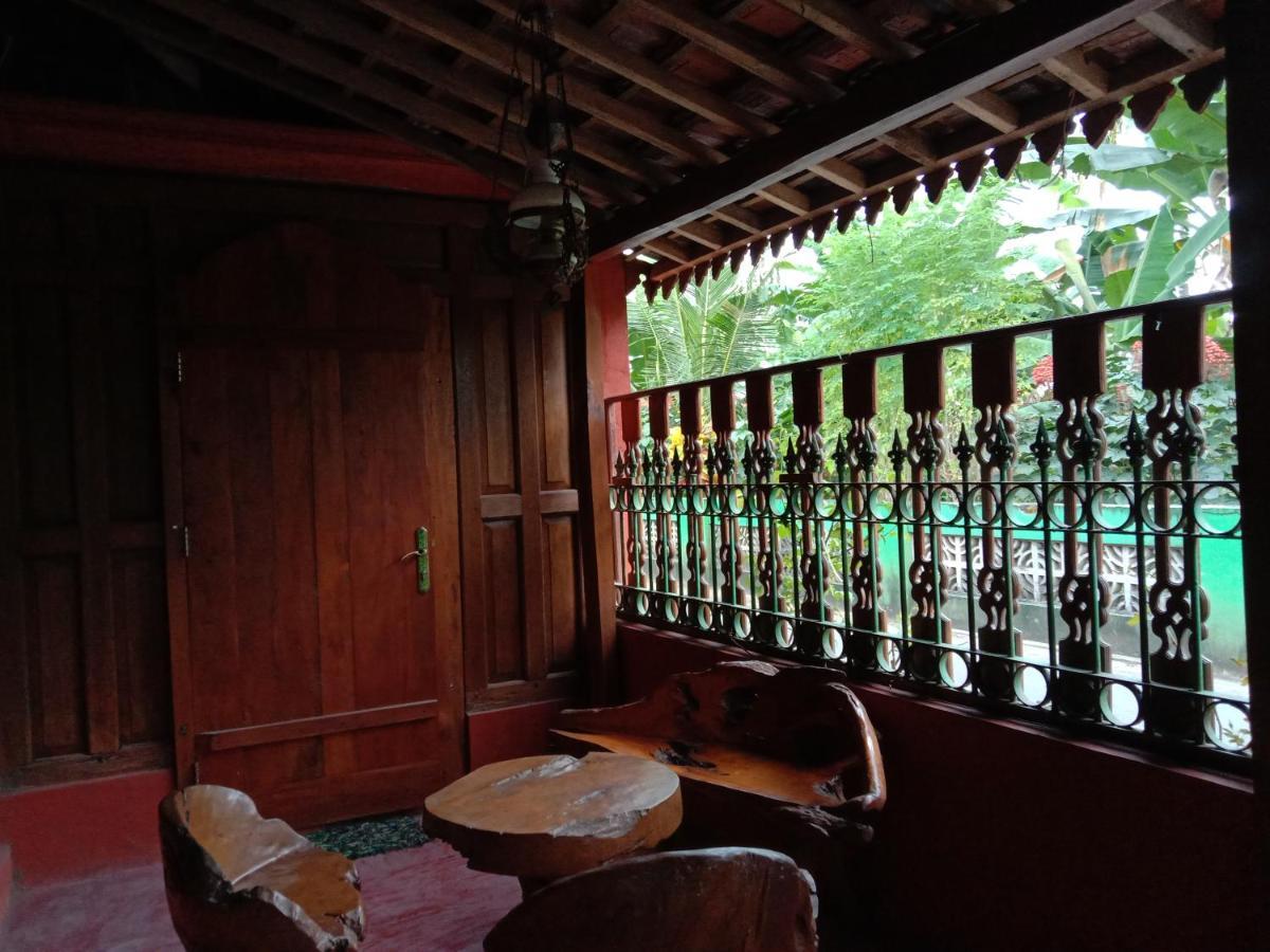 Rumah Ukhi Guest House Cebongan ภายนอก รูปภาพ