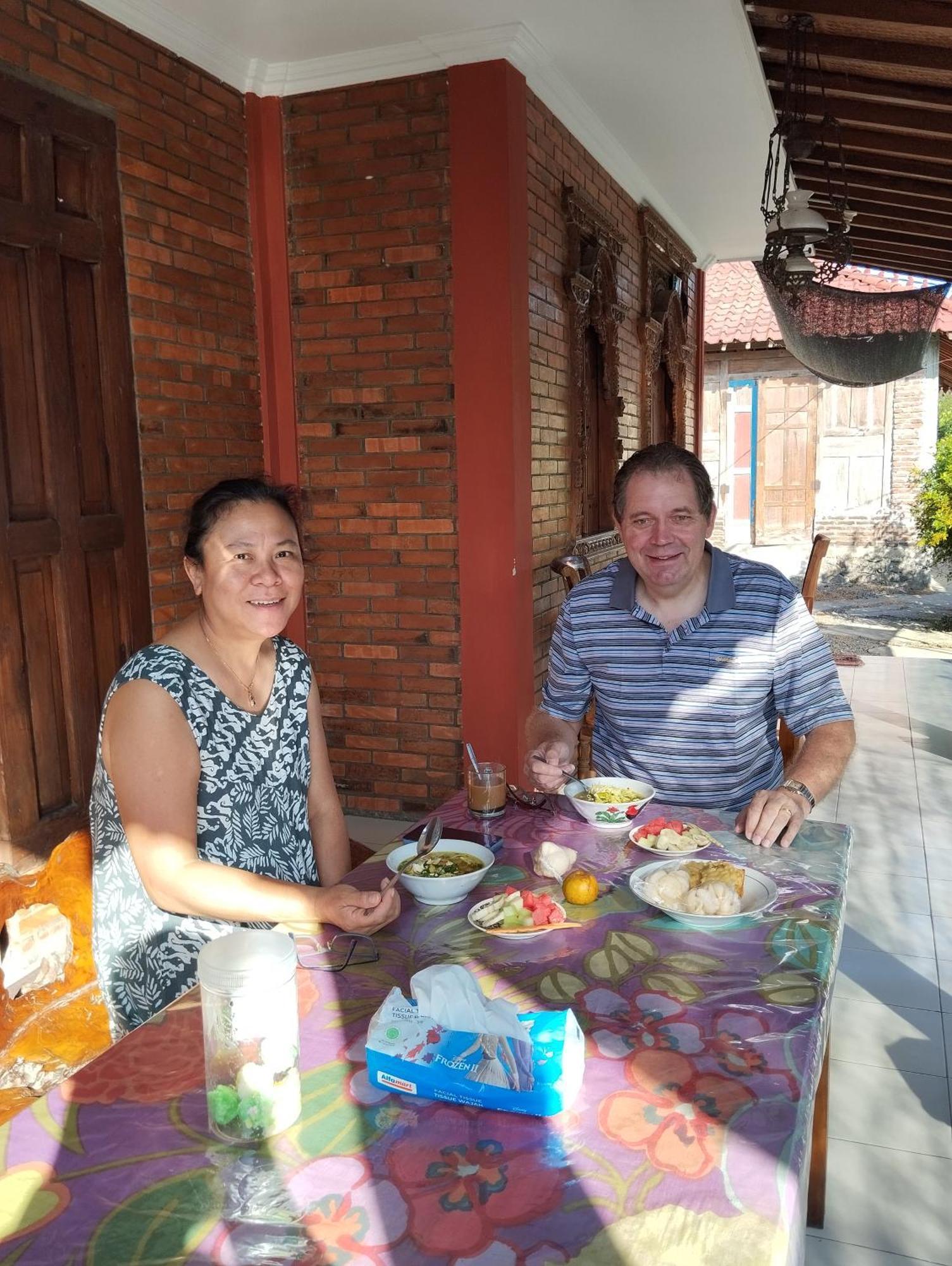 Rumah Ukhi Guest House Cebongan ภายนอก รูปภาพ