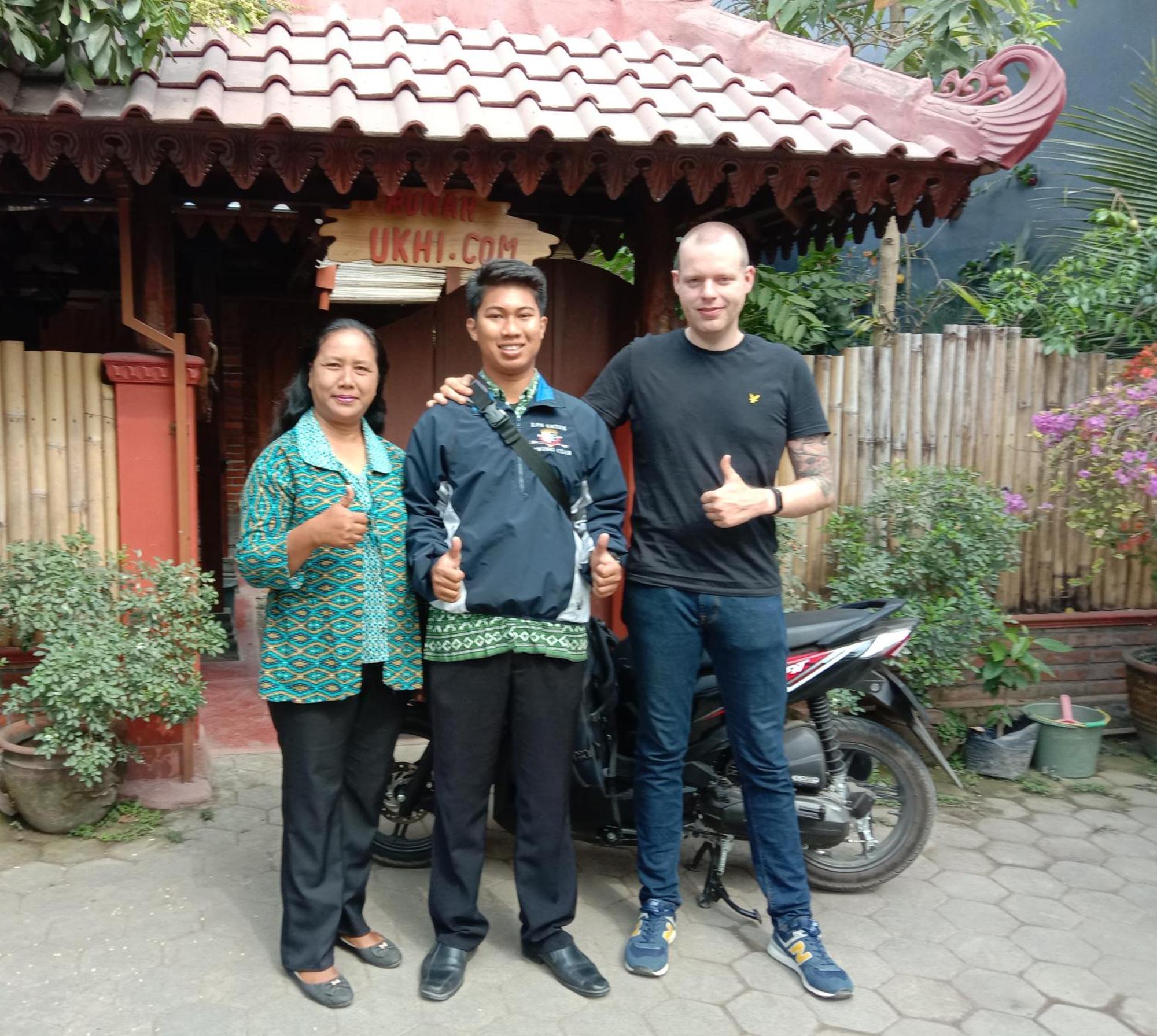 Rumah Ukhi Guest House Cebongan ภายนอก รูปภาพ