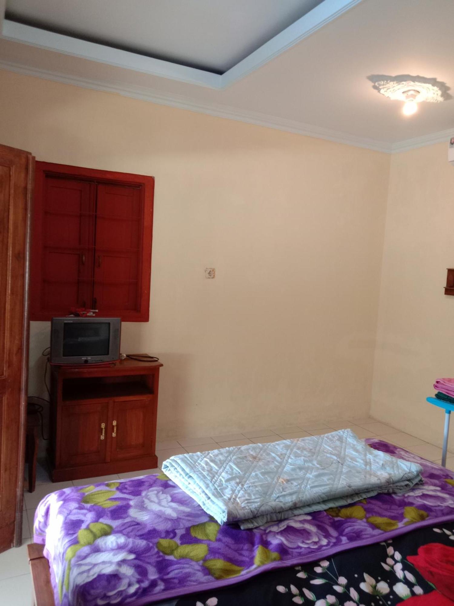 Rumah Ukhi Guest House Cebongan ภายนอก รูปภาพ