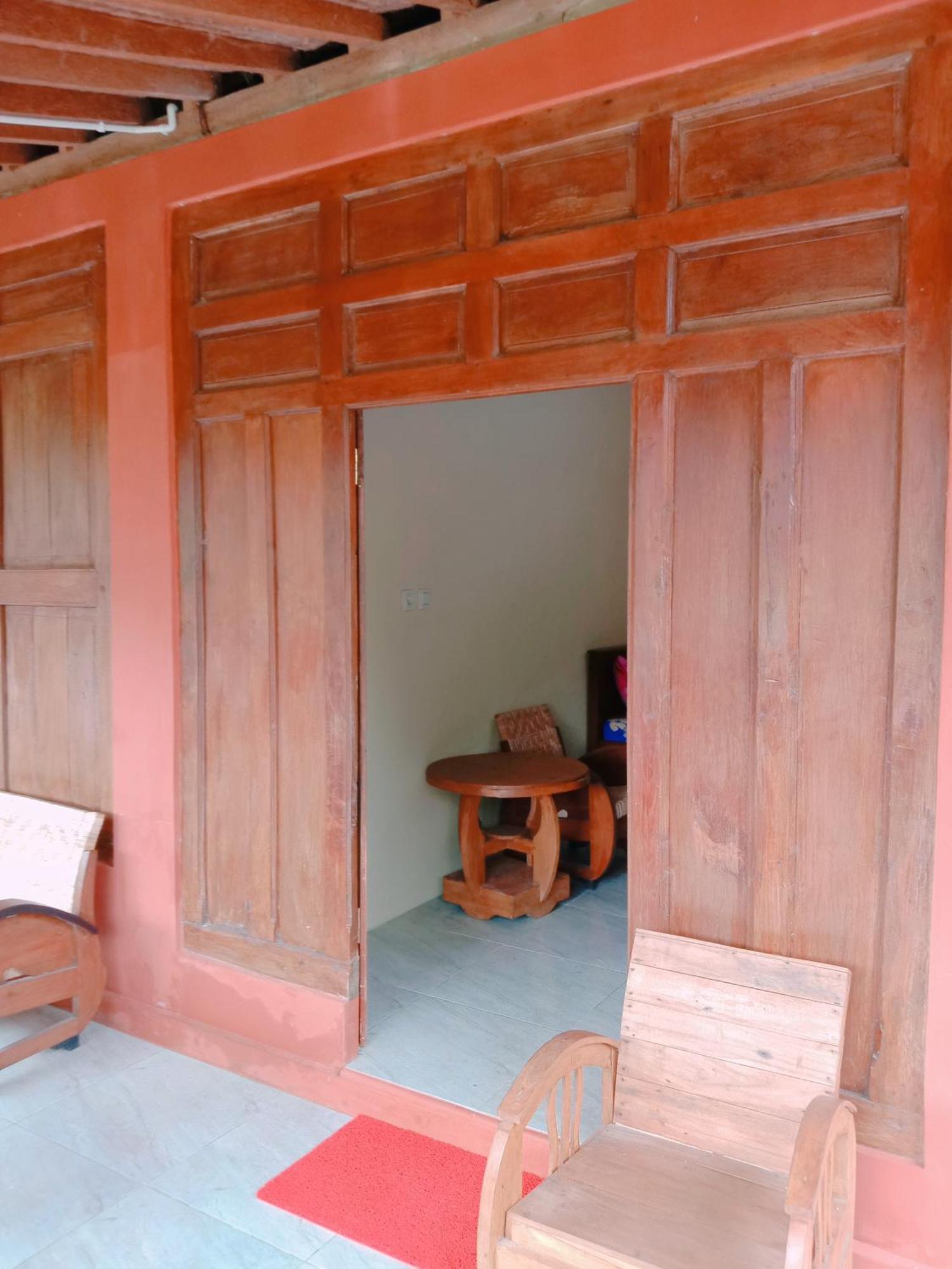 Rumah Ukhi Guest House Cebongan ภายนอก รูปภาพ