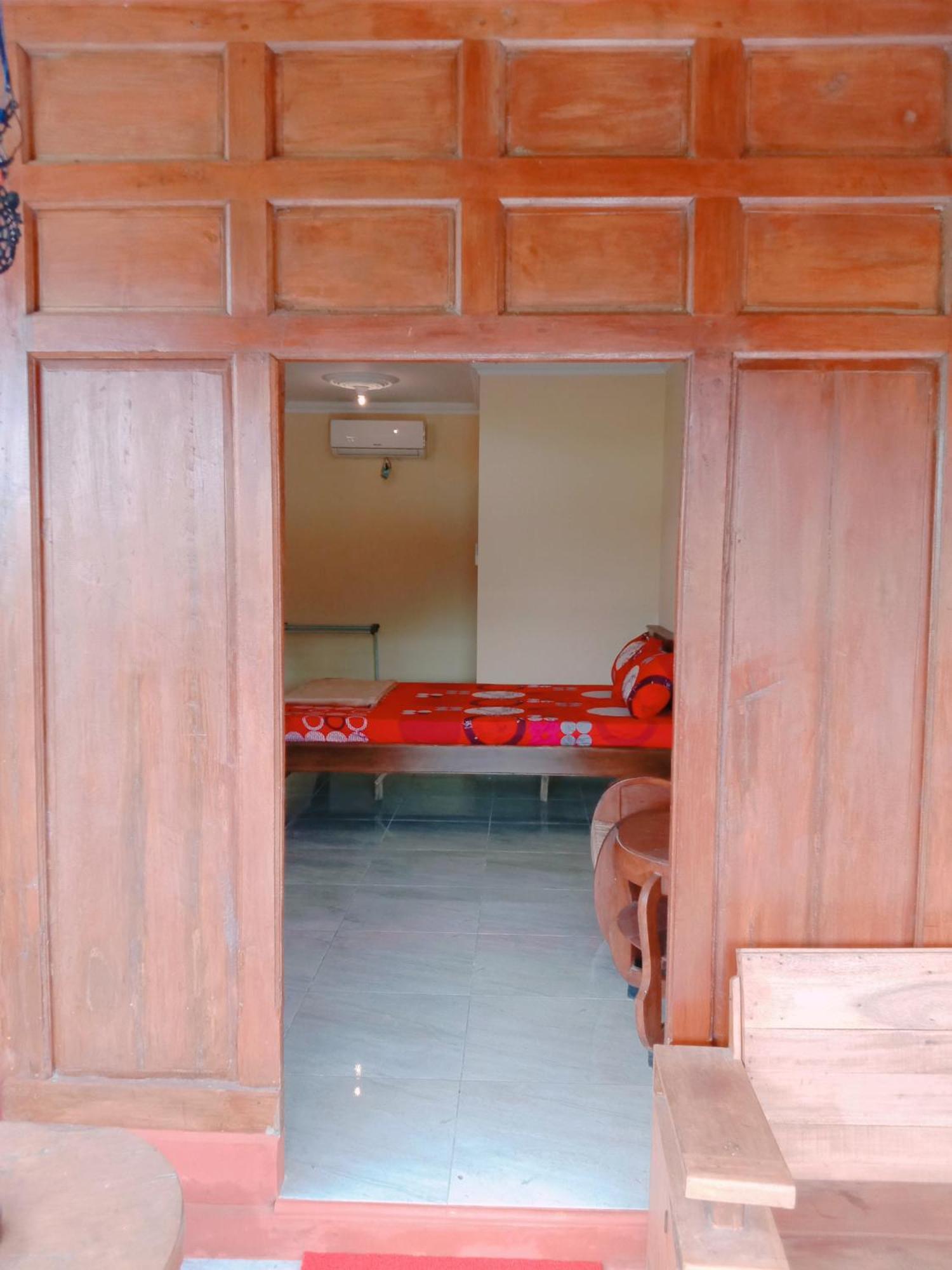 Rumah Ukhi Guest House Cebongan ภายนอก รูปภาพ
