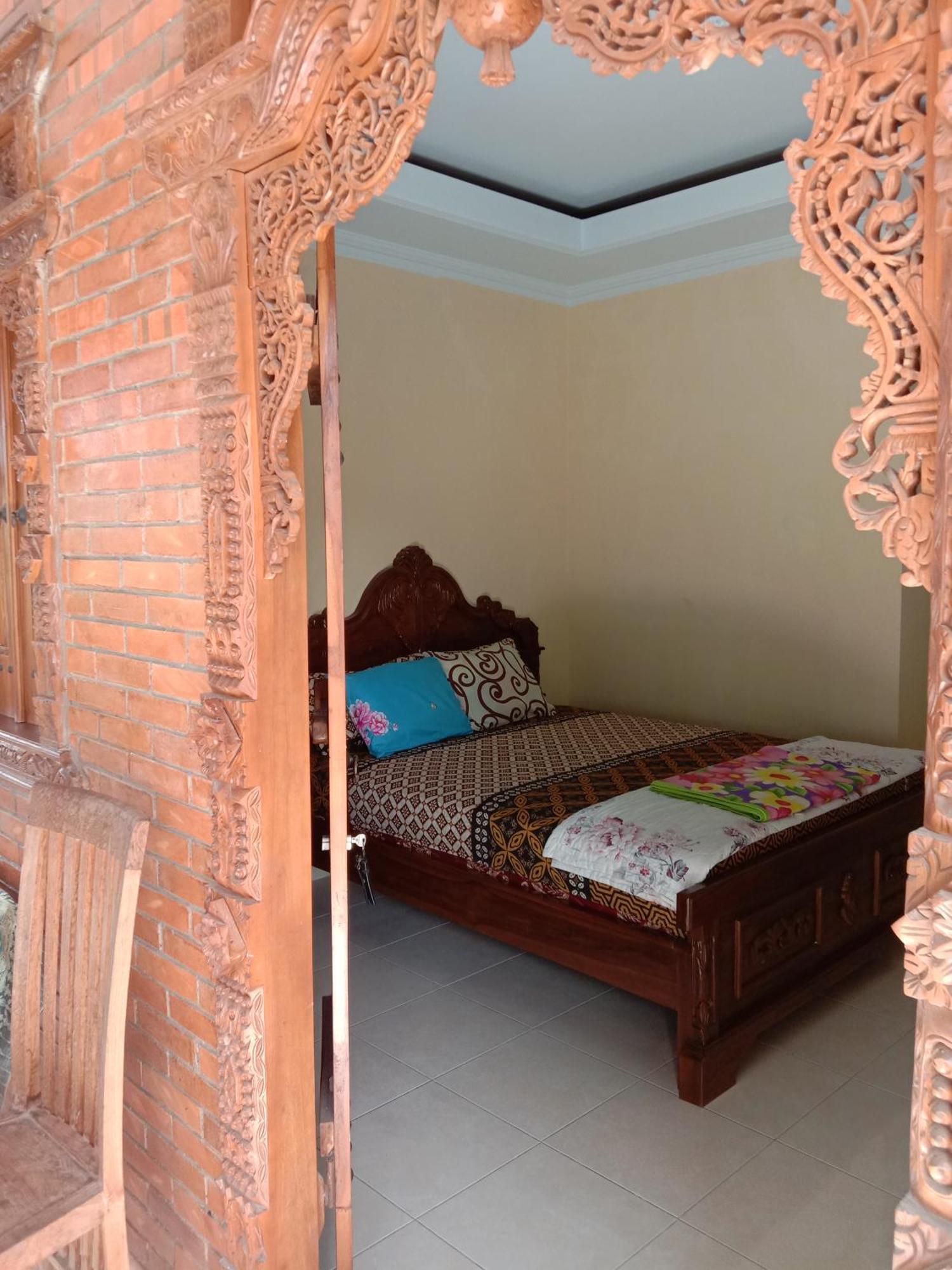 Rumah Ukhi Guest House Cebongan ภายนอก รูปภาพ