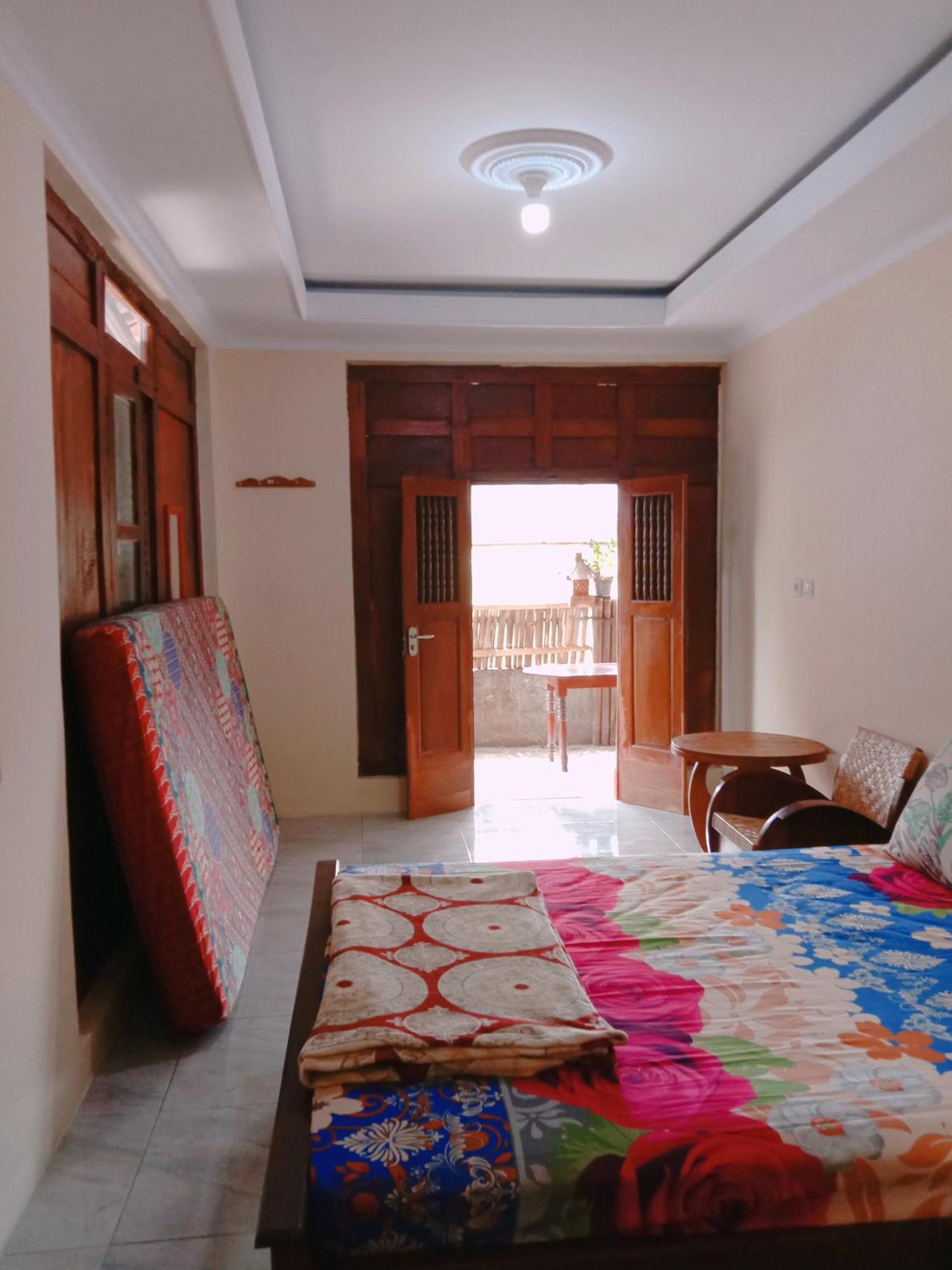 Rumah Ukhi Guest House Cebongan ภายนอก รูปภาพ